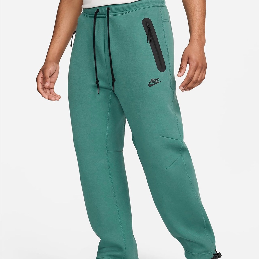 Nike Sportswear Tech Fleece
Men's Open-Hem Sweatpants